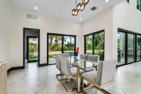 House in Juno Beach, Florida 6 bedrooms, 437.38 sq.m. № 2175561 - photo 24