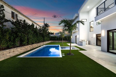 House in Juno Beach, Florida 6 bedrooms, 437.38 sq.m. № 2175561 - photo 14