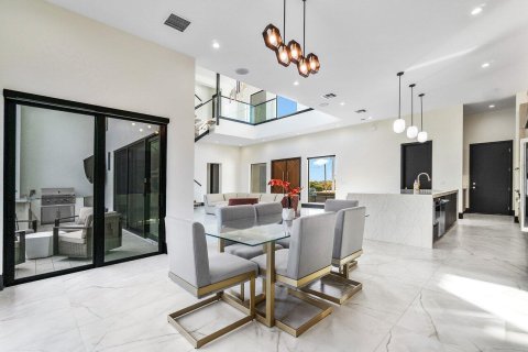 House in Juno Beach, Florida 6 bedrooms, 437.38 sq.m. № 2175561 - photo 26