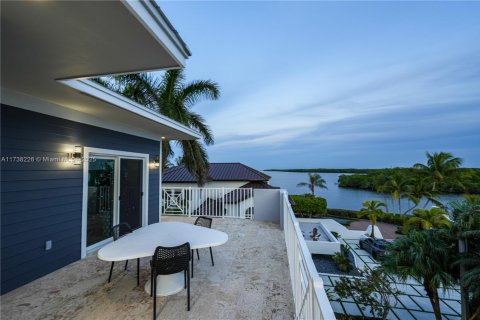 House in Key Largo, Florida 5 bedrooms, 353.03 sq.m. № 1763367 - photo 17