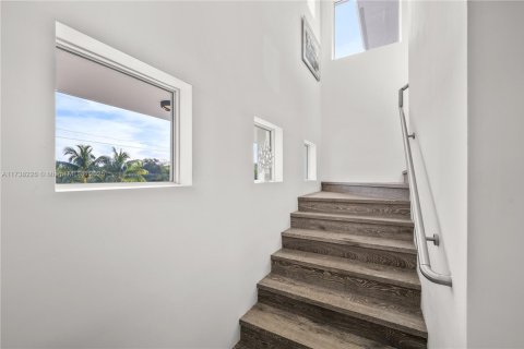 House in Key Largo, Florida 5 bedrooms, 353.03 sq.m. № 1763367 - photo 25