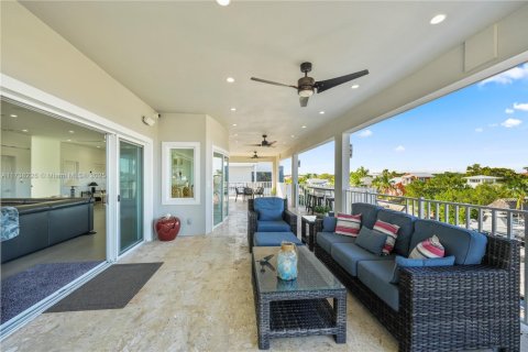 House in Key Largo, Florida 5 bedrooms, 353.03 sq.m. № 1763367 - photo 20