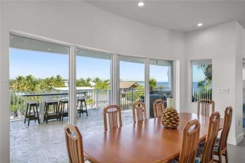 House in Key Largo, Florida 5 bedrooms, 353.03 sq.m. № 1763367 - photo 14