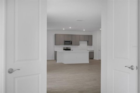 House in ANGELINE in Land O' Lakes, Florida 4 bedrooms, 249.63 sq.m. № 2152395 - photo 11