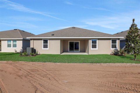 House in ANGELINE in Land O' Lakes, Florida 4 bedrooms, 249.63 sq.m. № 2152395 - photo 7