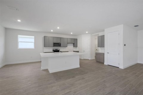 House in ANGELINE in Land O' Lakes, Florida 4 bedrooms, 249.63 sq.m. № 2152395 - photo 25