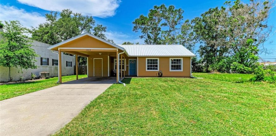 House in Palmetto, Florida 3 bedrooms, 93.37 sq.m. № 1843344