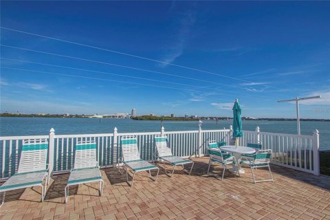 Condo in Clearwater, Florida, 2 bedrooms  № 1687141 - photo 11