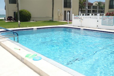 Condo in Clearwater, Florida, 2 bedrooms  № 1687141 - photo 14