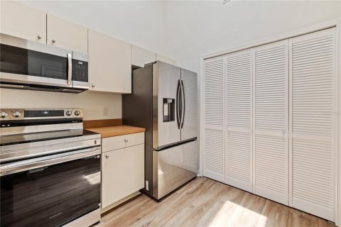 Copropriété à vendre à Tampa, Floride: 3 chambres, 142.42 m2 № 2155779 - photo 13