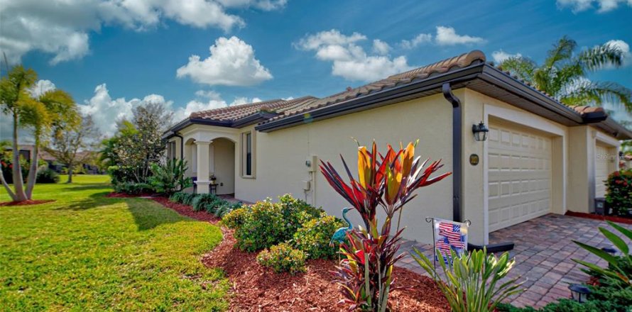 House in Venice, Florida 2 bedrooms, 146.04 sq.m. № 1556849