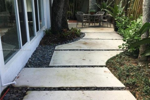 House in Fort Lauderdale, Florida 3 bedrooms, 148.64 sq.m. № 2035205 - photo 7