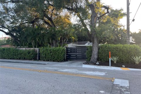 House in Fort Lauderdale, Florida 3 bedrooms, 148.64 sq.m. № 2035205 - photo 2