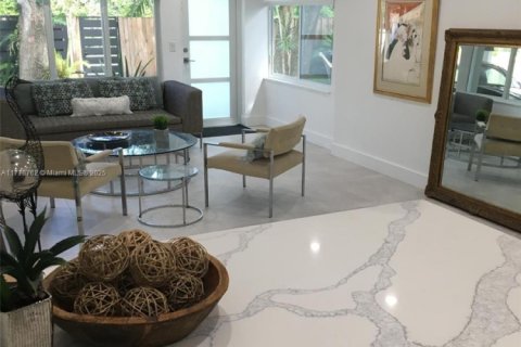 House in Fort Lauderdale, Florida 3 bedrooms, 148.64 sq.m. № 2035205 - photo 9