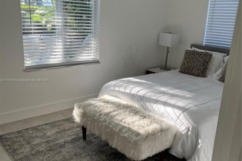 House in Fort Lauderdale, Florida 3 bedrooms, 148.64 sq.m. № 2035205 - photo 13