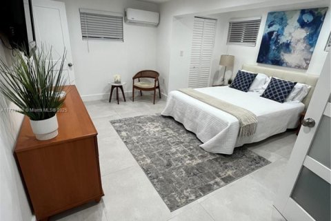 House in Fort Lauderdale, Florida 3 bedrooms, 148.64 sq.m. № 2035205 - photo 15