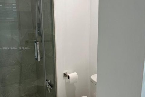 House in Fort Lauderdale, Florida 3 bedrooms, 148.64 sq.m. № 2035205 - photo 18