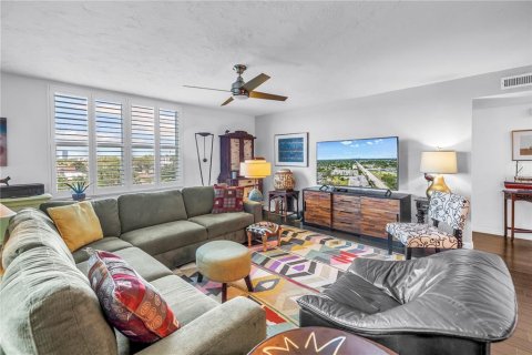 Condominio en venta en Saint Petersburg, Florida, 3 dormitorios, 144 m2 № 1688275 - foto 18