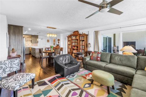 Condominio en venta en Saint Petersburg, Florida, 3 dormitorios, 144 m2 № 1688275 - foto 19