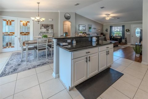 House in Ocala, Florida 3 bedrooms, 154.03 sq.m. № 2098348 - photo 14
