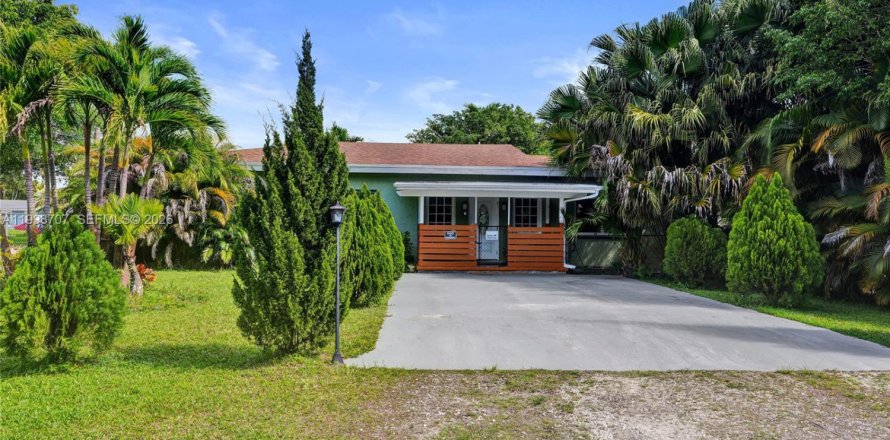 Дом в Дейви, Флорида 2 спальни, 97.92м2 № 2058175