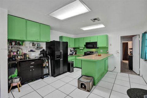 Купить виллу или дом в Дейви, Флорида 2 спальни, 97.92м2, № 2058175 - фото 28