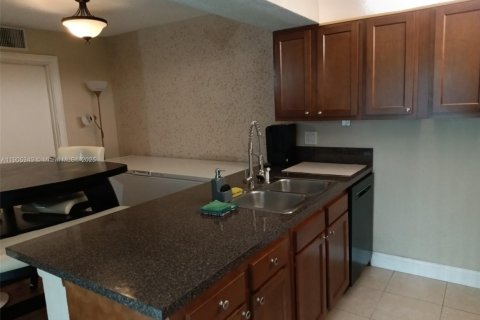 Adosado en alquiler en North Lauderdale, Florida, 3 dormitorios, 135.64 m2 № 1955954 - foto 6