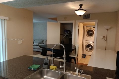 Adosado en alquiler en North Lauderdale, Florida, 3 dormitorios, 135.64 m2 № 1955954 - foto 5