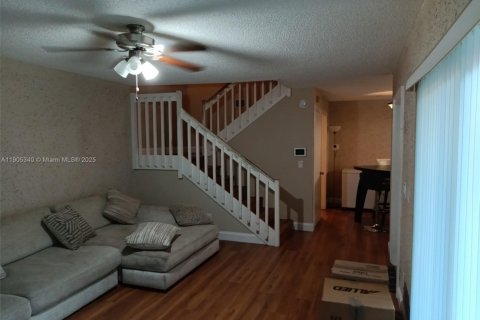 Adosado en alquiler en North Lauderdale, Florida, 3 dormitorios, 135.64 m2 № 1955954 - foto 2