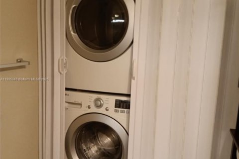 Adosado en alquiler en North Lauderdale, Florida, 3 dormitorios, 135.64 m2 № 1955954 - foto 7