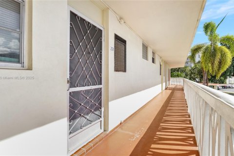 Condominio en venta en Aventura, Florida, 1 dormitorio, 71.35 m2 № 1500493 - foto 6