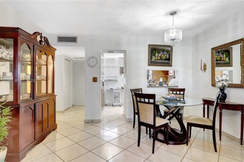 Condominio en venta en Aventura, Florida, 1 dormitorio, 71.35 m2 № 1500493 - foto 16