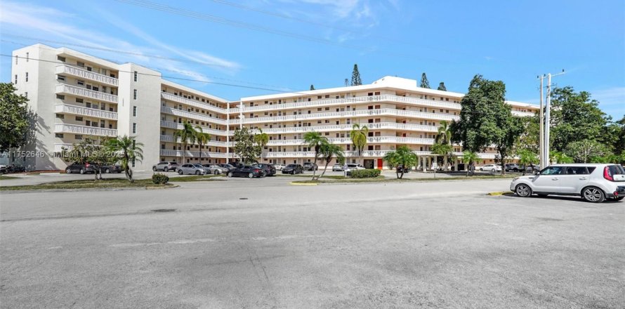 Condominio en Aventura, Florida, 1 dormitorio  № 1500493