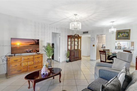 Condominio en venta en Aventura, Florida, 1 dormitorio, 71.35 m2 № 1500493 - foto 13