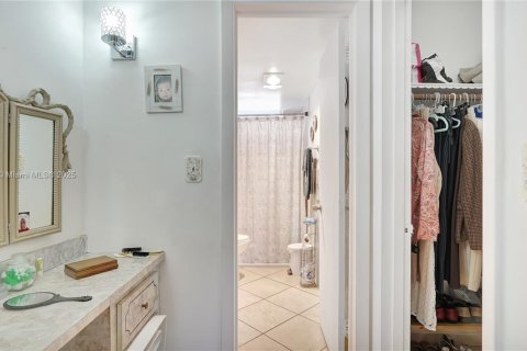 Condominio en venta en Aventura, Florida, 1 dormitorio, 71.35 m2 № 1500493 - foto 30