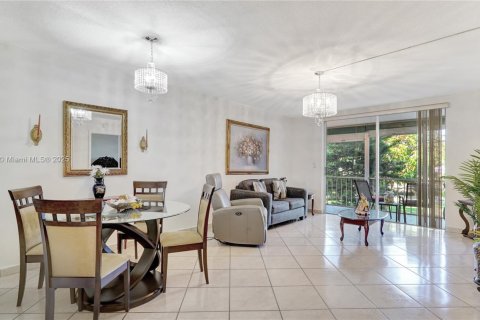 Condominio en venta en Aventura, Florida, 1 dormitorio, 71.35 m2 № 1500493 - foto 11