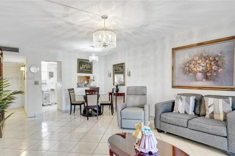 Condominio en venta en Aventura, Florida, 1 dormitorio, 71.35 m2 № 1500493 - foto 12