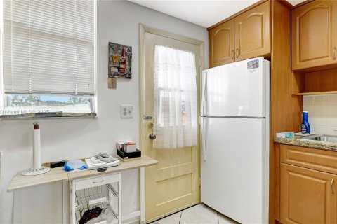 Condominio en venta en Aventura, Florida, 1 dormitorio, 71.35 m2 № 1500493 - foto 17