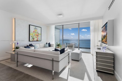 Copropriété à vendre à Bal Harbour, Floride: 1 chambre, 151.62 m2 № 1934656 - photo 1