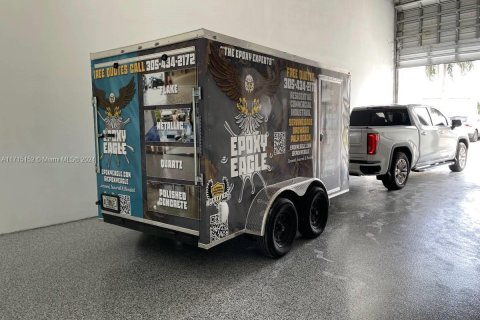 Commercial property in Miami-Dade, Florida № 1978207 - photo 1