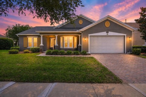 House in Groveland, Florida 2 bedrooms, 204.11 sq.m. № 2204072