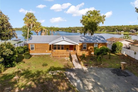 Villa ou maison à vendre à Fruitland Park, Floride: 4 chambres, 146.6 m2 № 2318728 - photo 2