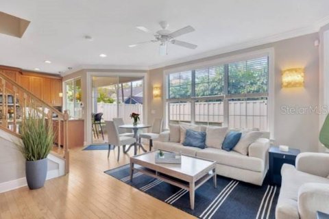 Villa ou maison à louer à Tampa, Floride: 2 chambres, 125.23 m2 № 1886847 - photo 4