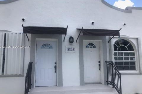 Villa ou maison à Miami, Floride 3 chambres, 102.19 m2 № 2085871