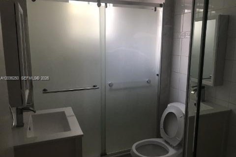 Villa ou maison à louer à Miami, Floride: 3 chambres, 102.19 m2 № 2085871 - photo 6
