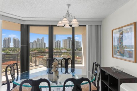 Condominio en venta en Aventura, Florida, 2 dormitorios, 141.4 m2 № 1787113 - foto 13