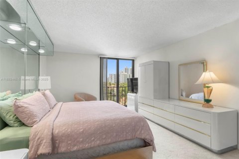 Condominio en venta en Aventura, Florida, 2 dormitorios, 141.4 m2 № 1787113 - foto 17