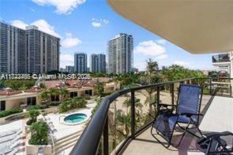 Condominio en venta en Aventura, Florida, 2 dormitorios, 141.4 m2 № 1787113 - foto 5