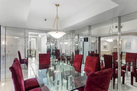 Condominio en venta en Aventura, Florida, 2 dormitorios, 141.4 m2 № 1787113 - foto 12
