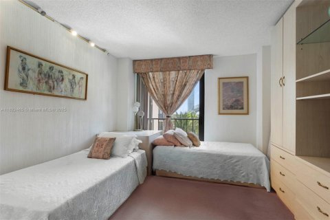 Condominio en venta en Aventura, Florida, 2 dormitorios, 141.4 m2 № 1787113 - foto 22